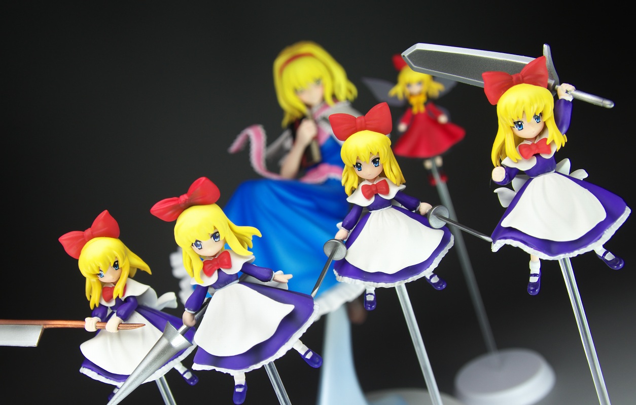 七色の人形遣いアリス マーガトロイド 魔操ver アリスの人形セット東方project特別編 よつばとフィギュアレビュー